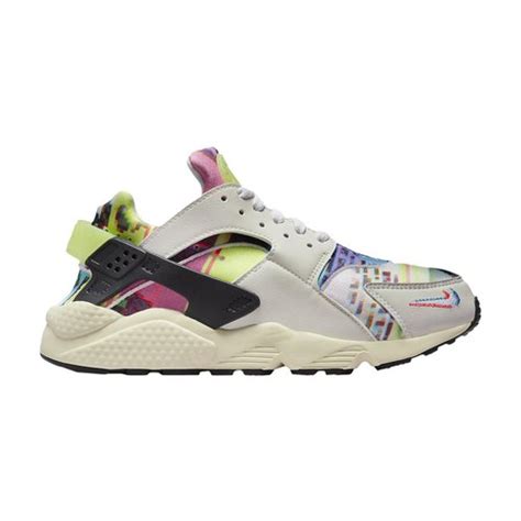 boys Nike Huarache on sale